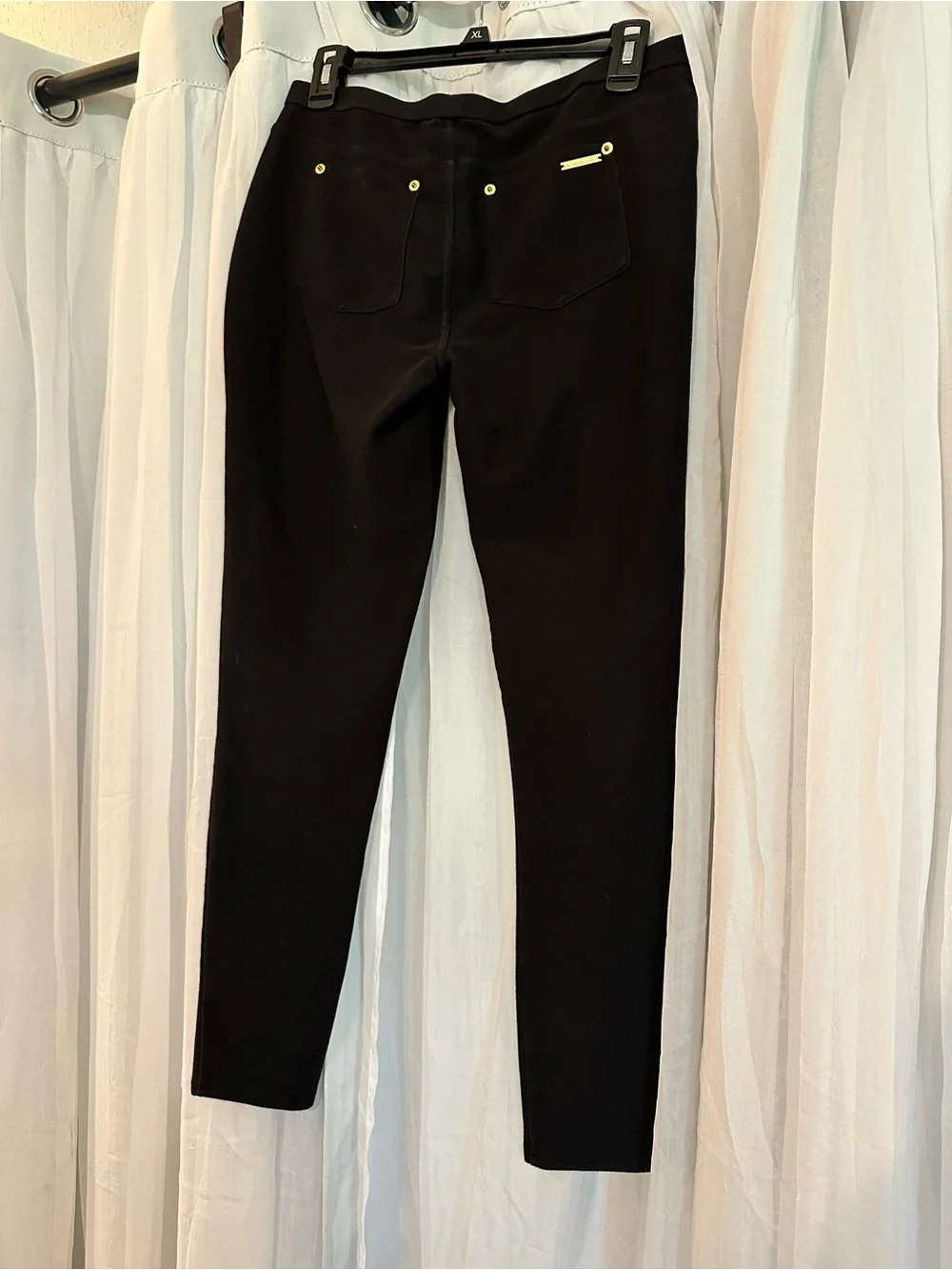 Michael Kors Black Skinny Cropped Pants with Cream Label